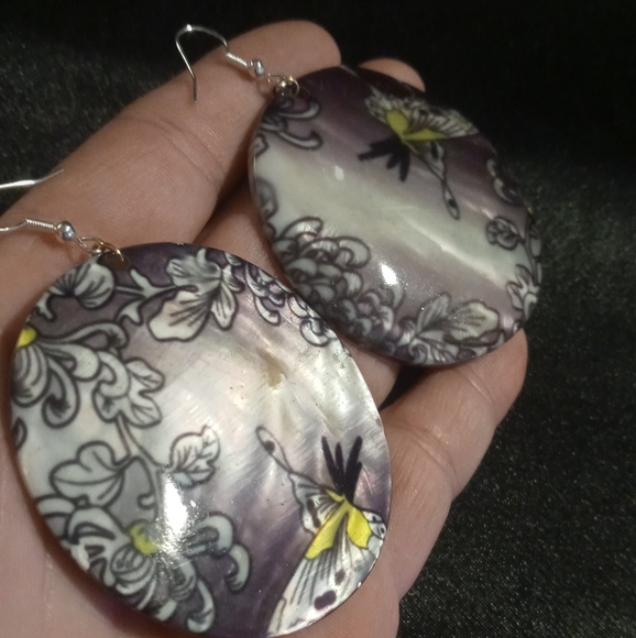 Mother of pearl and purple abalone shell earrings - Picture 1 of 7